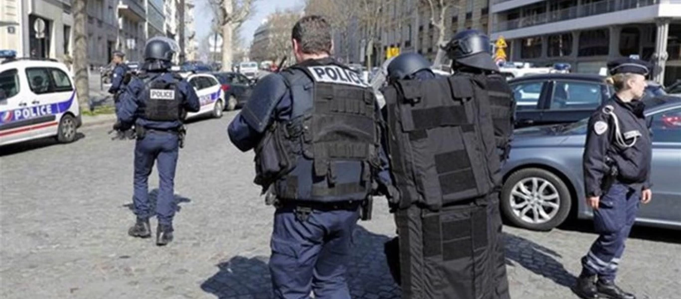 Συναγερμός στην Γαλλία - Πυροβολισμοί και τραυματίες σε τζαμί (φωτό)